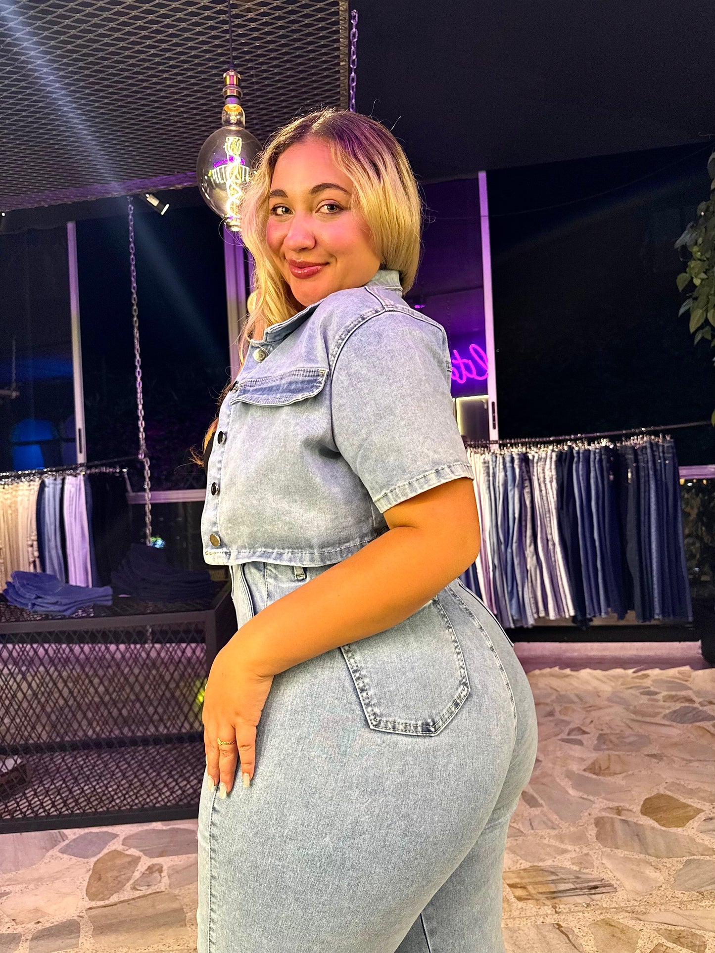 2501 CHAQUETA EN TELA DENIM STRETCH, AZUL HIELO CURVY