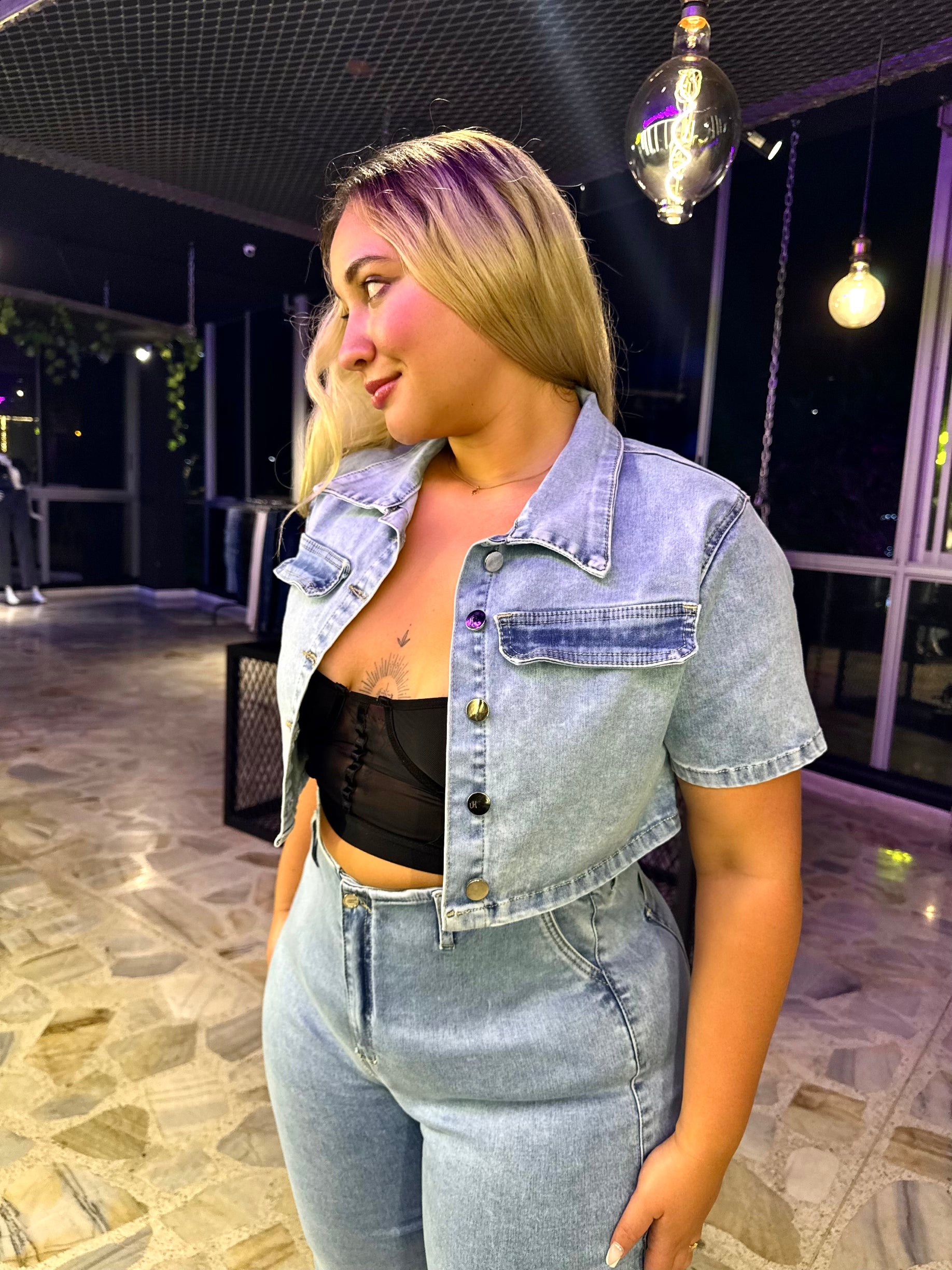 2501 CHAQUETA EN TELA DENIM STRETCH, AZUL HIELO CURVY