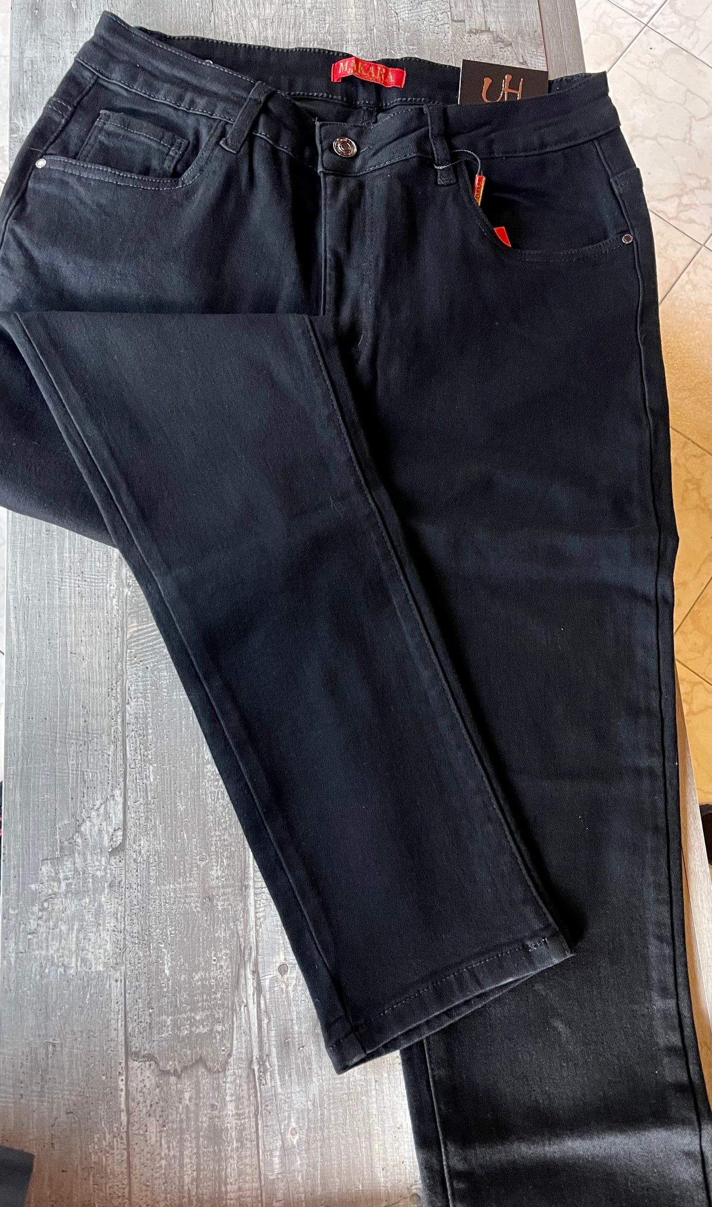 REF: ARF-1013 NEGRO TELA GRUESA ELASTICA CURVY