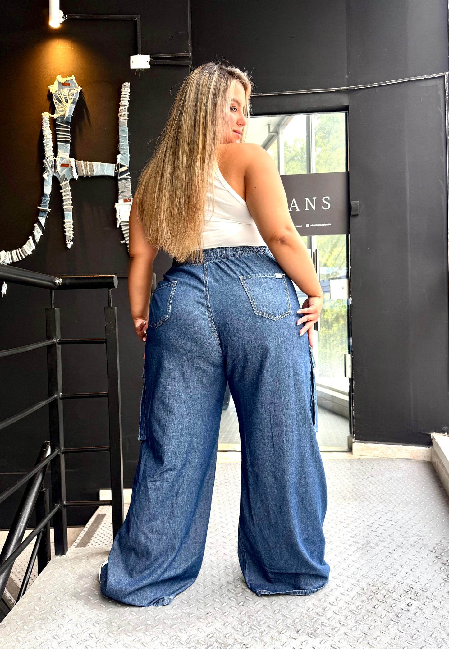 REF: 2520 JEAN CARGO CURVY LIVIANO, RÍGIDO, AZUL OSCURO