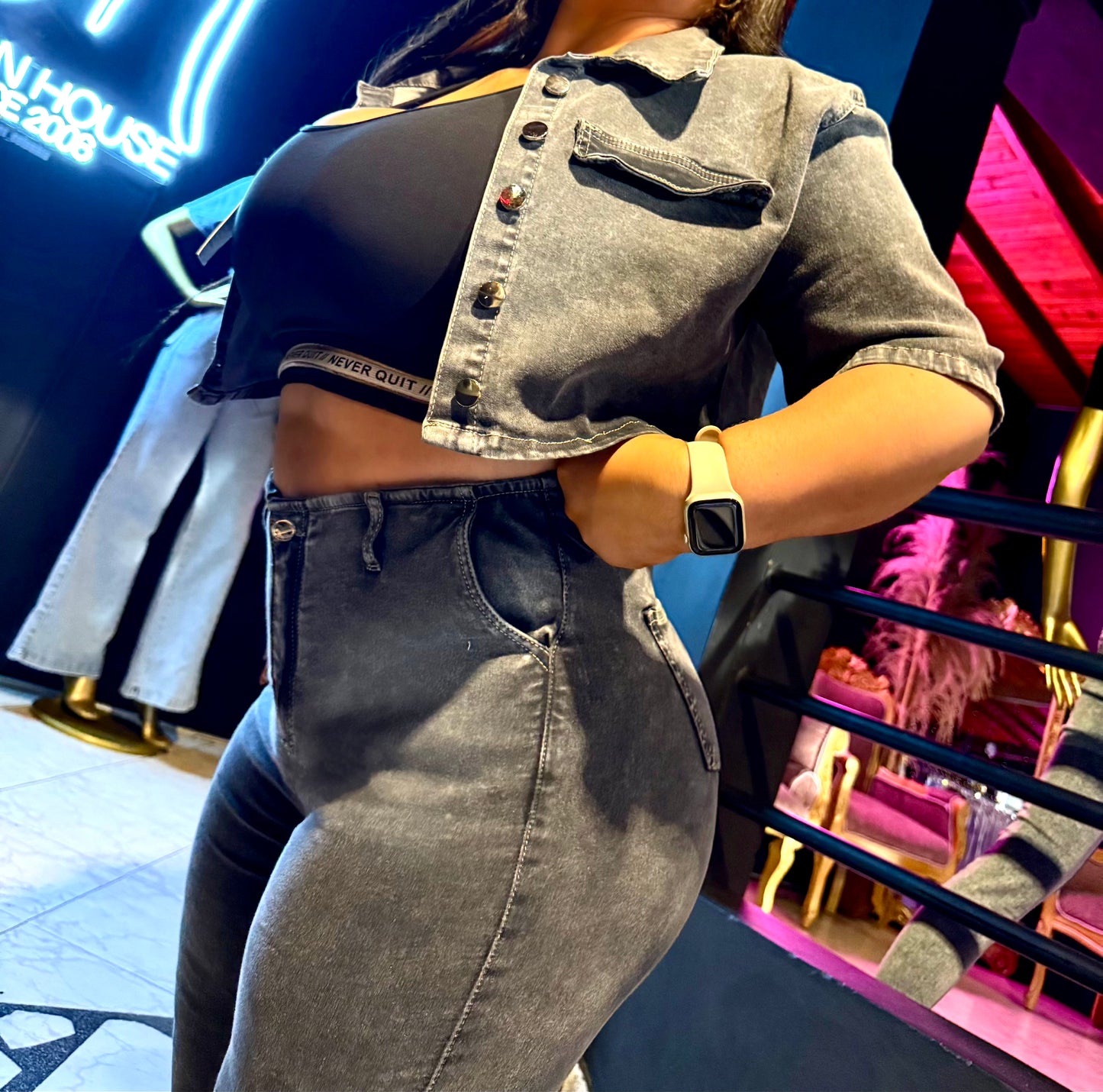 2501 CHAQUETA EN TELA DENIM STRETCH, GRIS HUMO CURVY