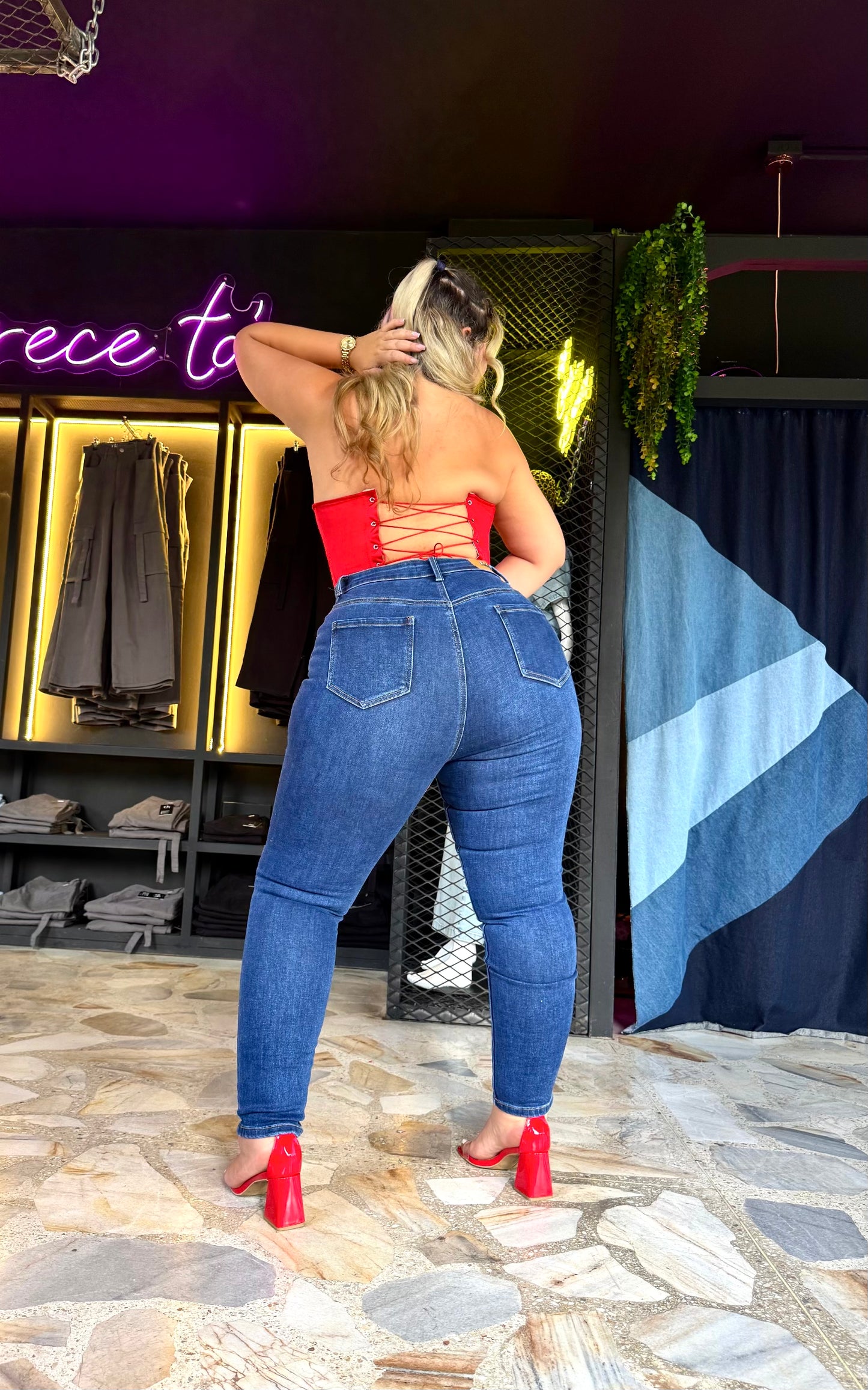 REF: ARF-1718 SKINNY CLÁSICO CURVY, TIRO ALTO EN TELA DENIM FULL STRETCH