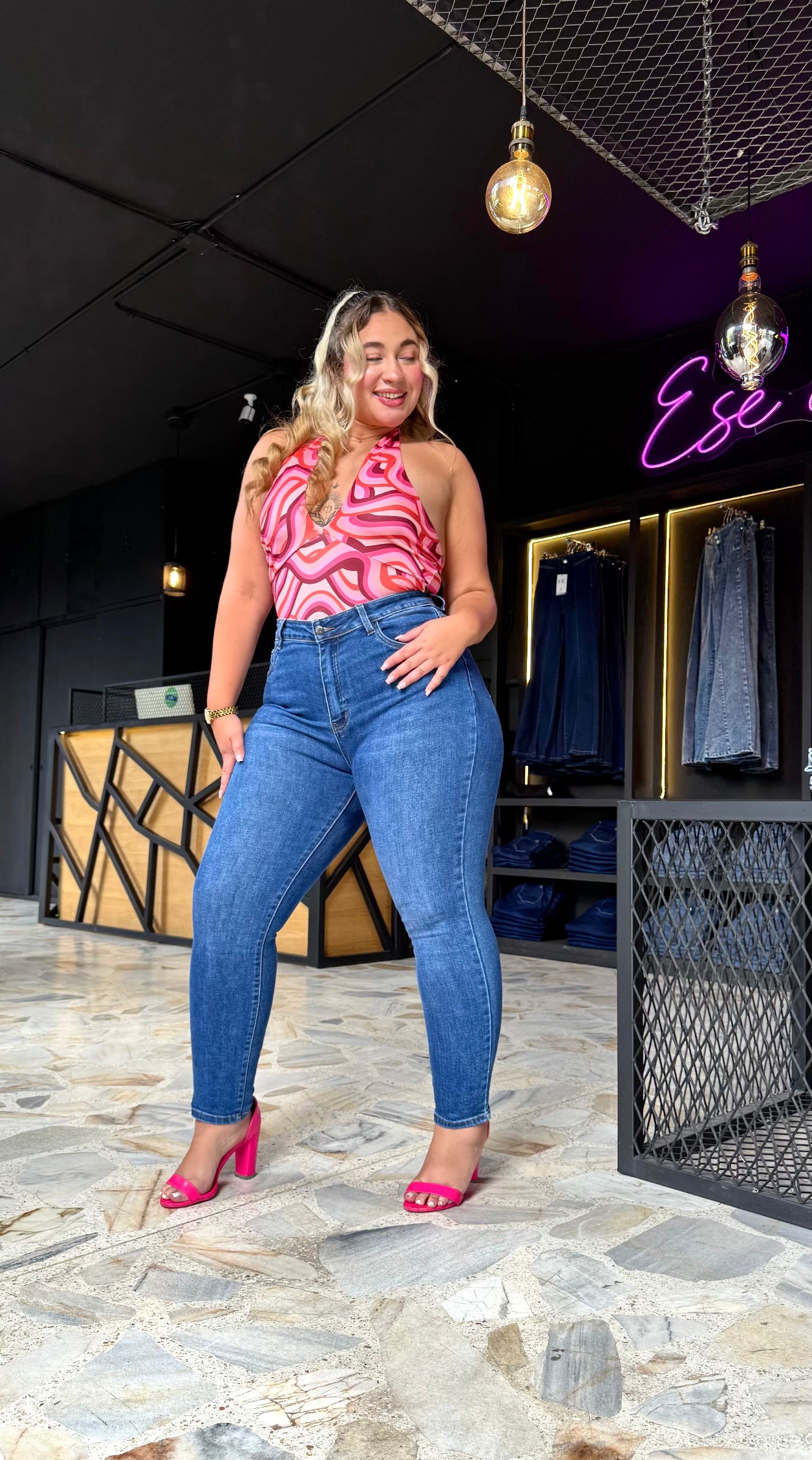 REF: ARF-1777 SKINNY CURVY TIRO ALTO LEVANTA COLA EN TELA DENIM FULL STRETCH