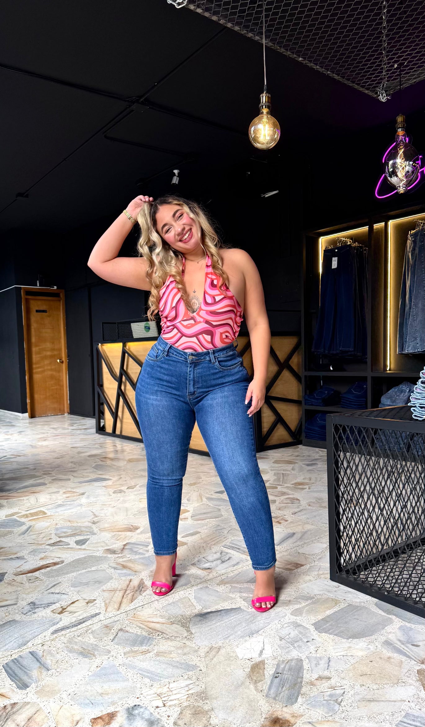 REF: ARF-1777 SKINNY CURVY TIRO ALTO LEVANTA COLA EN TELA DENIM FULL STRETCH