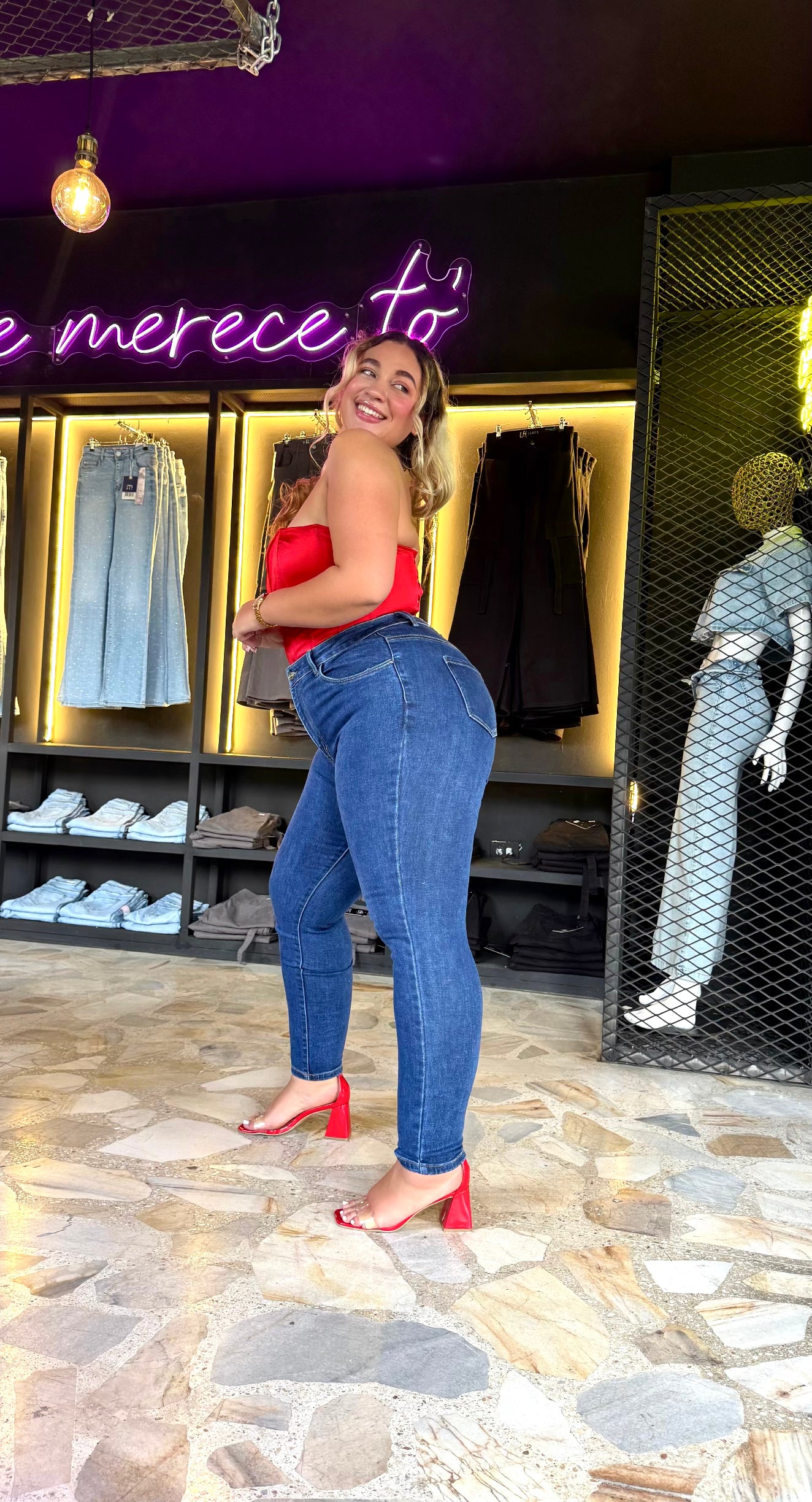 REF: ARF-1718 SKINNY CLÁSICO CURVY, TIRO ALTO EN TELA DENIM FULL STRETCH
