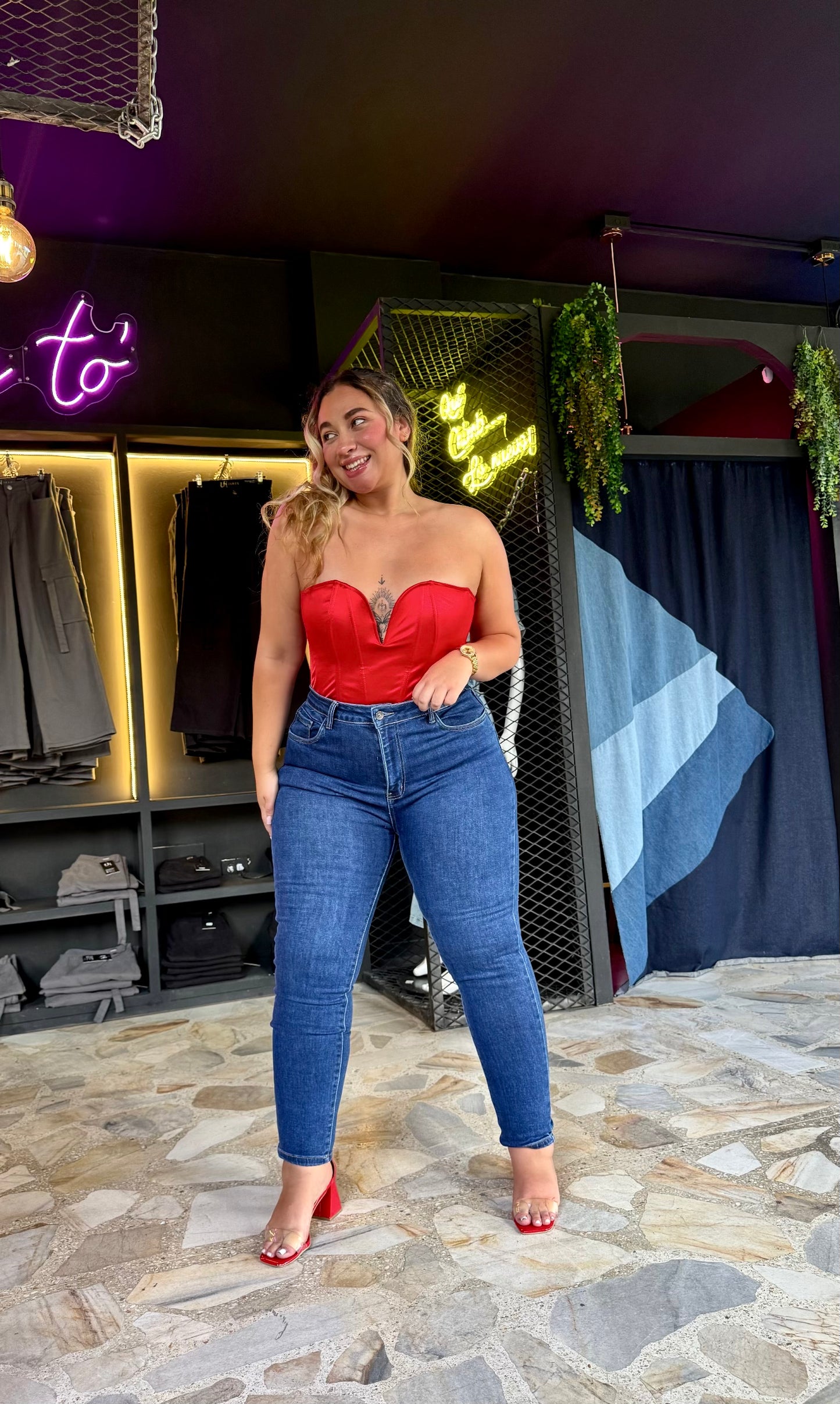 REF: ARF-1718 SKINNY CLÁSICO CURVY, TIRO ALTO EN TELA DENIM FULL STRETCH