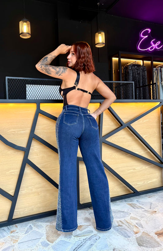 REF: 39485 FLARE LEVANTA COLA, TIRO ALTO EN TELA DENIM FULL STRETCH CON BRILLO EN LOS LADOS