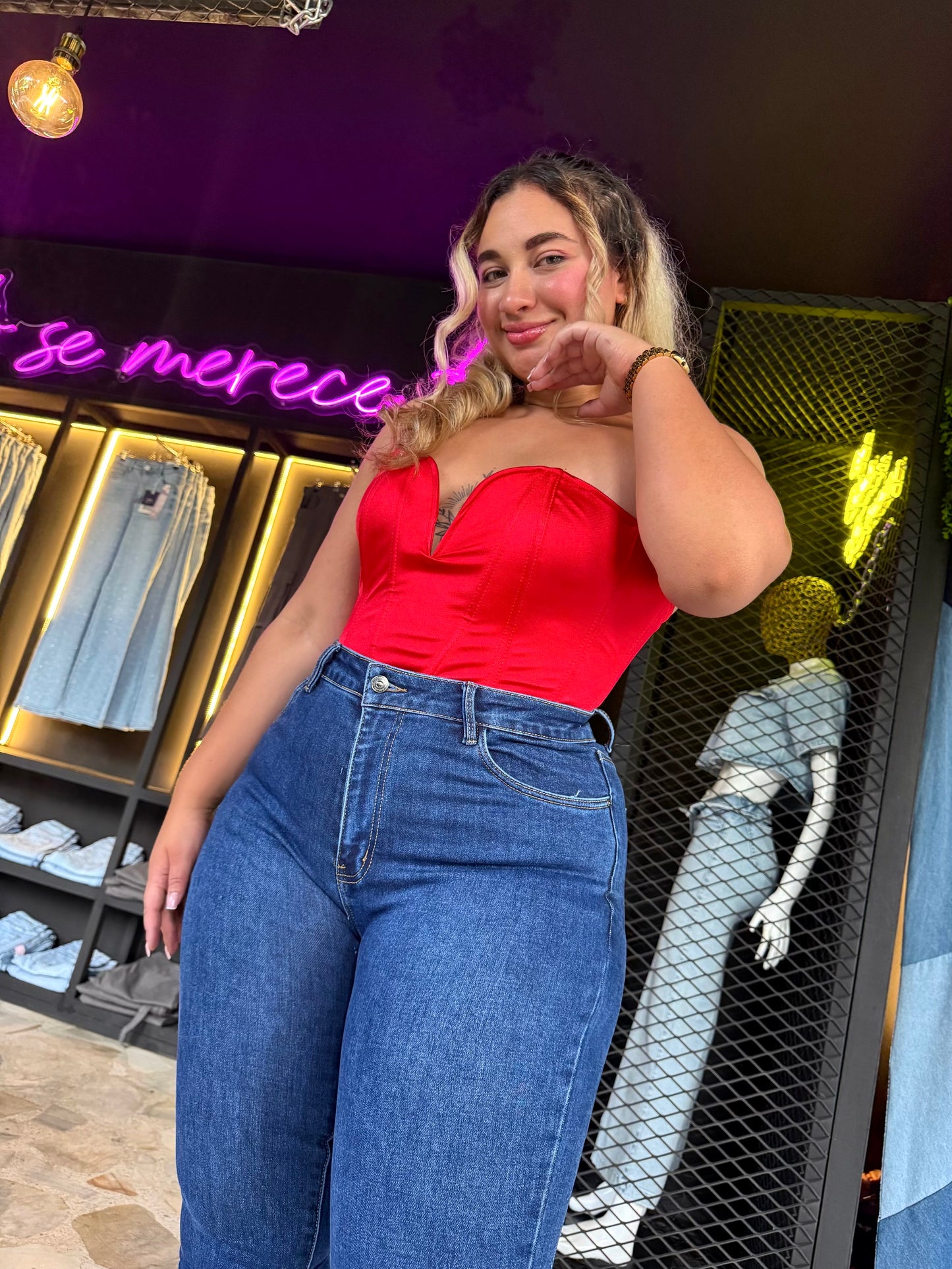 REF: ARF-1718 SKINNY CLÁSICO CURVY, TIRO ALTO EN TELA DENIM FULL STRETCH