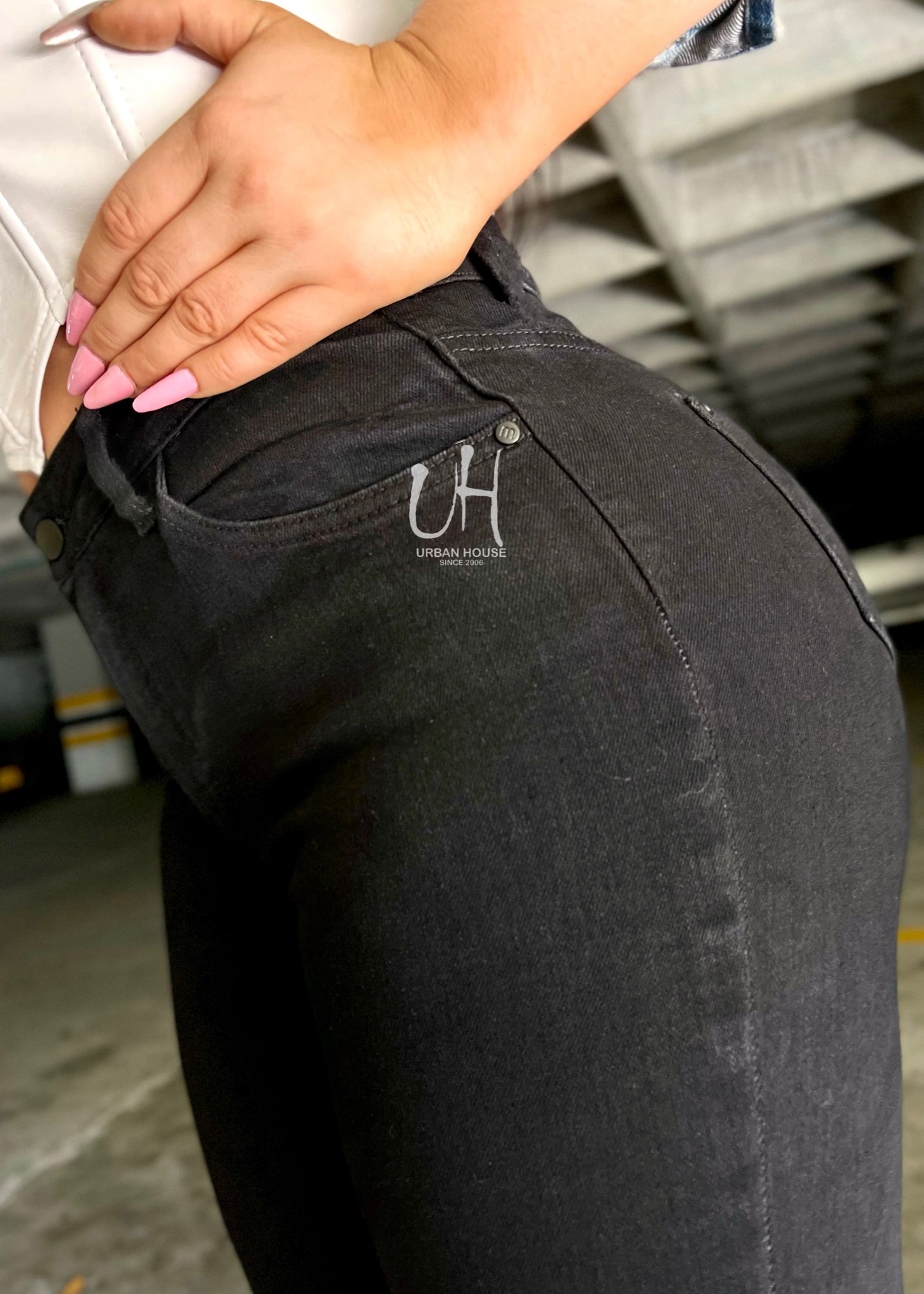 REF: 90436 JEAN NEGRO CON FAJA CONTROL DE ABDOMEN