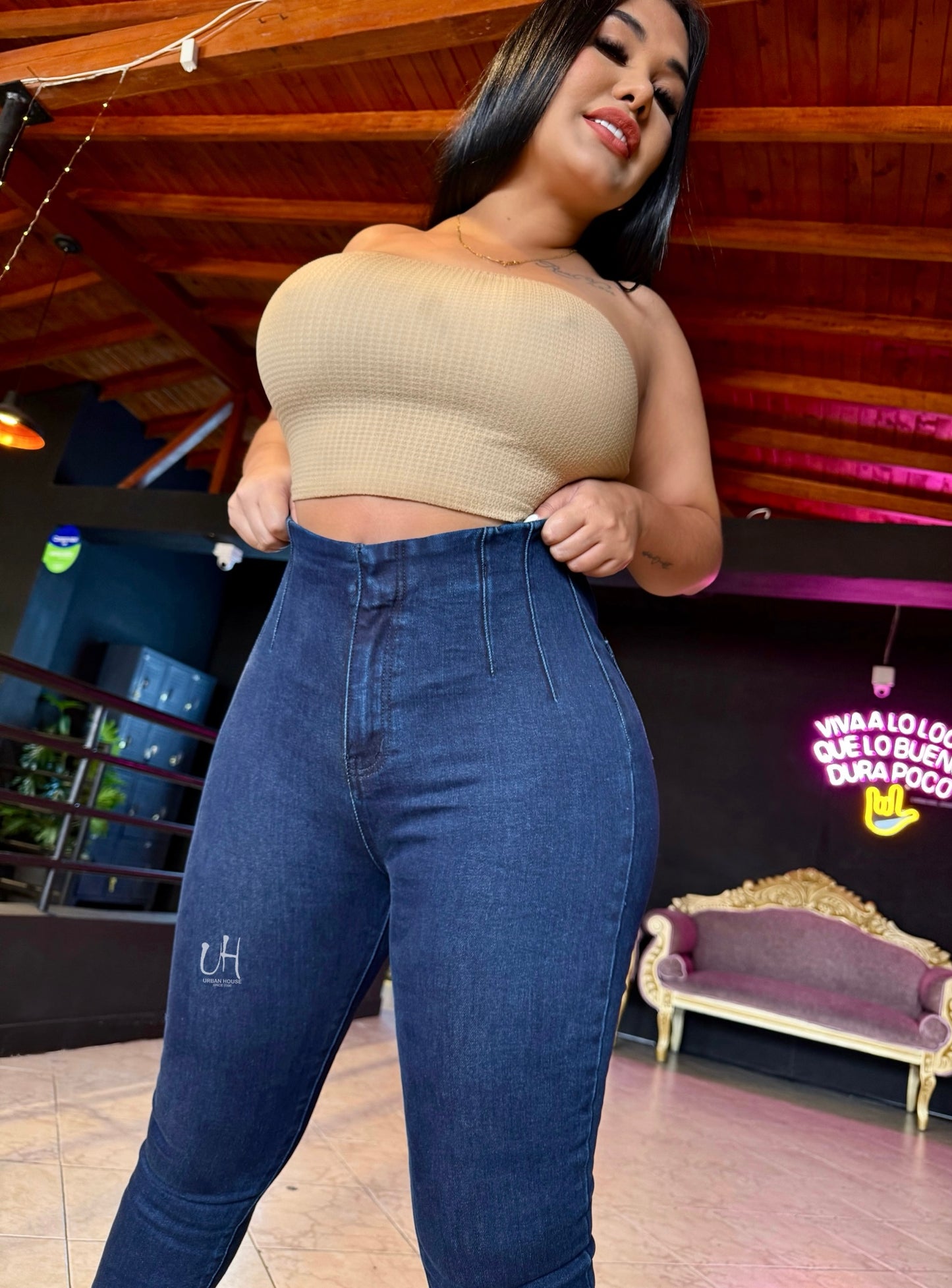 REF: ARF 1747 JEAN EFECTO LIPO CON PINZAS LEVANTA COLA