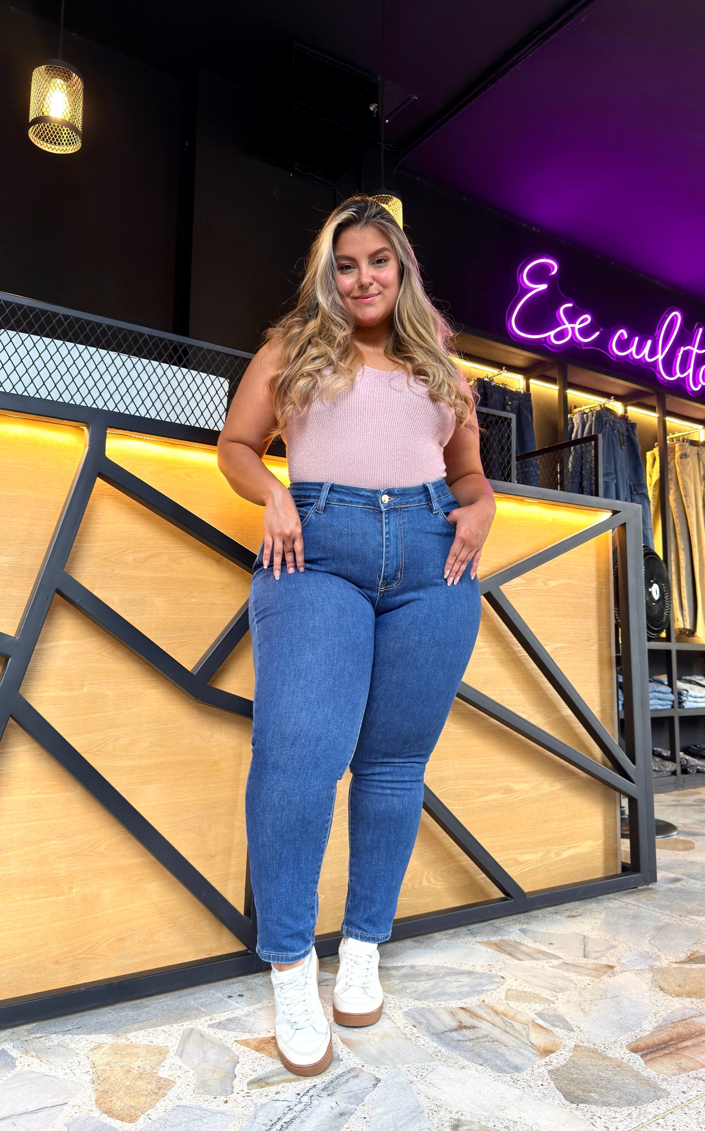 REF: 2229 SKINNY CURVY CLÁSICO, TIRO ALTO EN TELA DENIM FULL STRETCH, INTERMEDIO