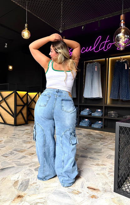 REF: 2504 CARGO ANCHO CON PINZAS LEVANTA COLA HORMA DE CORAZÓN CURVY