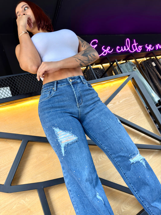 REF: 39309 BOTA RECTA EN TELA DENIM FULL STRETCH, TIRO ALTO CON ROTO Y ENCAJE CON PIEDRA