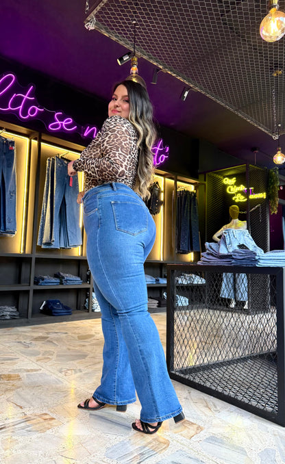 REF: 39380 CURVY RECTO TIRO ALTO EN TELA DENIM FULL STRETCH