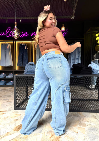 REF: 2504 CARGO ANCHO CON PINZAS LEVANTA COLA HORMA DE CORAZÓN CURVY