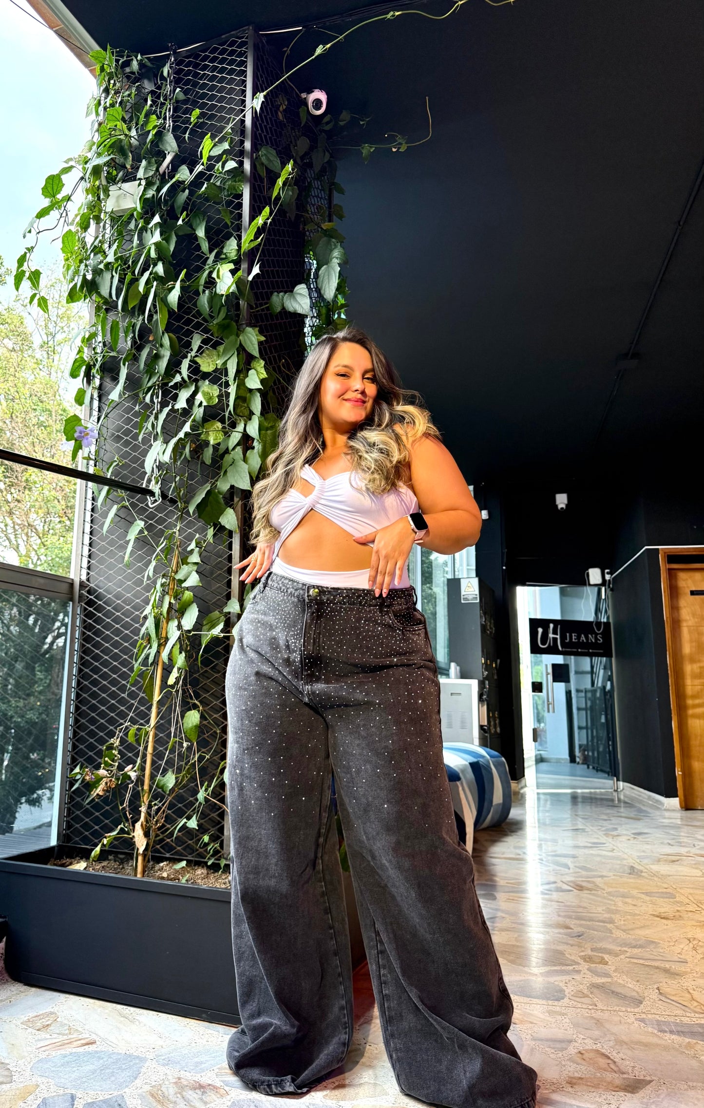 REF: 2512 JEAN CURVY,  ANCHO REALMENTE ANCHO CON PIEDRAS, TIRO ALTO EN TELA DENIM RÍGIDO