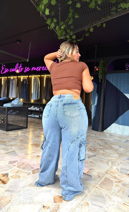 REF: 2504 CARGO ANCHO CON PINZAS LEVANTA COLA HORMA DE CORAZÓN CURVY