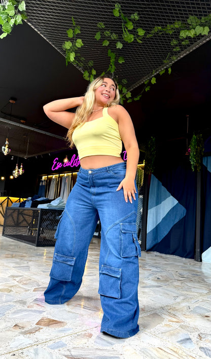 REF: 2504 CARGO ANCHO CON PINZAS LEVANTA COLA HORMA DE CORAZÓN CURVY