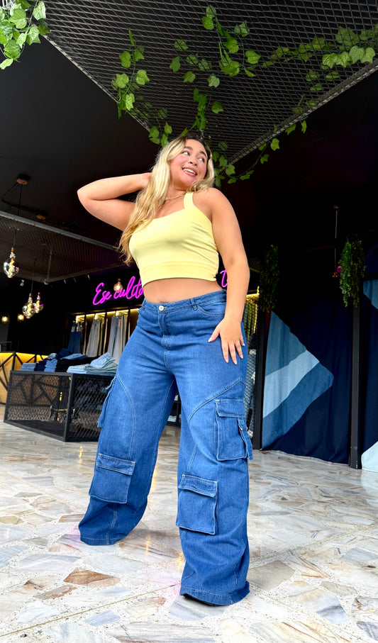 REF: 2504 CARGO ANCHO CON PINZAS LEVANTA COLA HORMA DE CORAZÓN CURVY