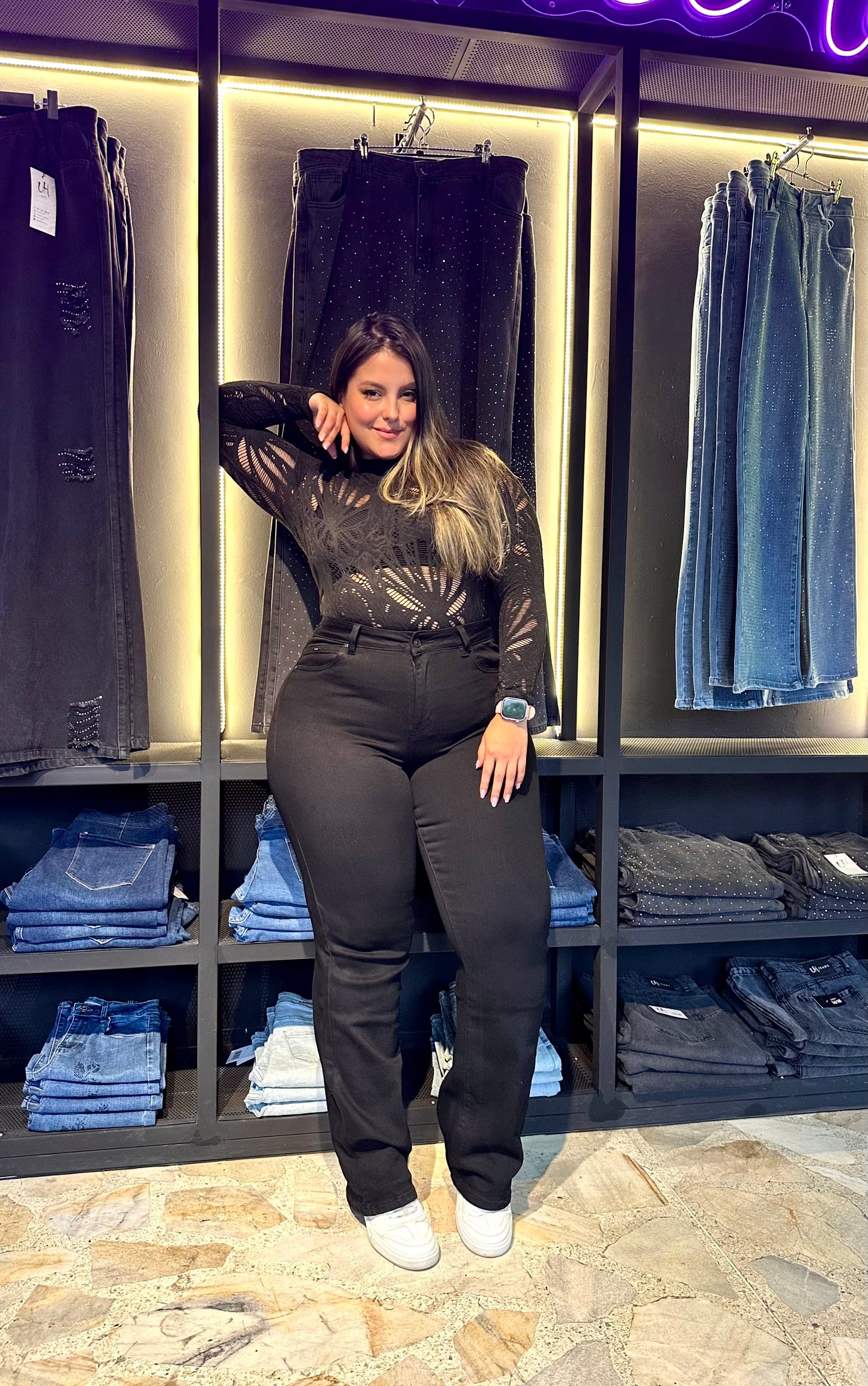 2030-RECTO-15-CURVY-NEGRO-CLÁSICO