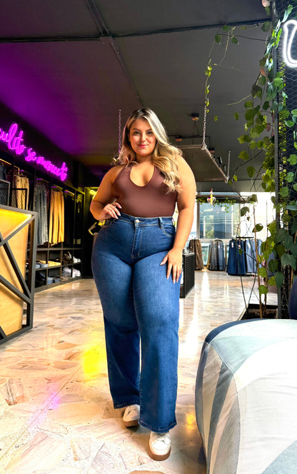 REF: 97947 RECTO CURVY TIRO ALTO, EN TELA DENIM PREMIUM FULL STRETCH