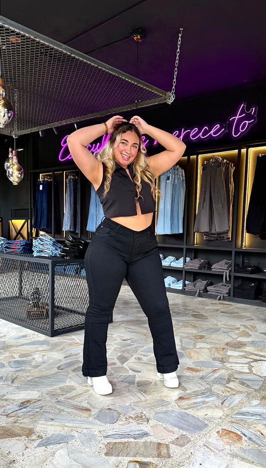 REF: 39432 FLARE NEGRO CURVY TIRO ALTO EN TELA DENIM STRETCH