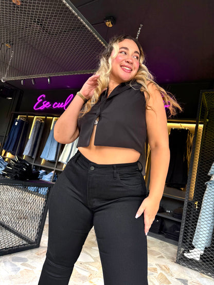 REF: 39432 FLARE NEGRO CURVY TIRO ALTO EN TELA DENIM STRETCH