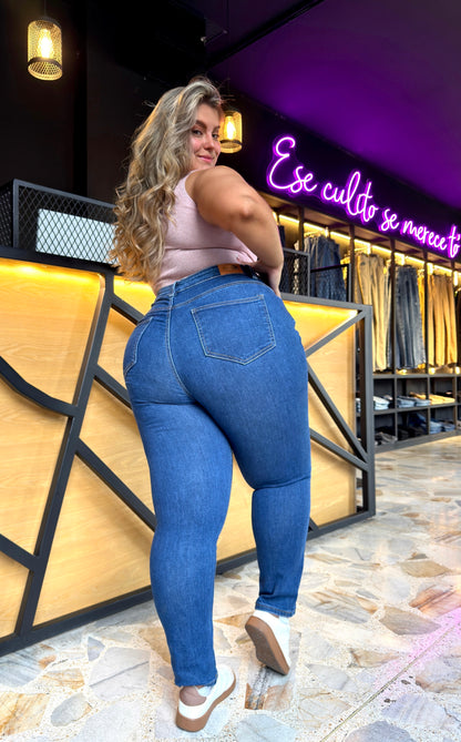 REF: 2229 SKINNY CURVY CLÁSICO, TIRO ALTO EN TELA DENIM FULL STRETCH, INTERMEDIO