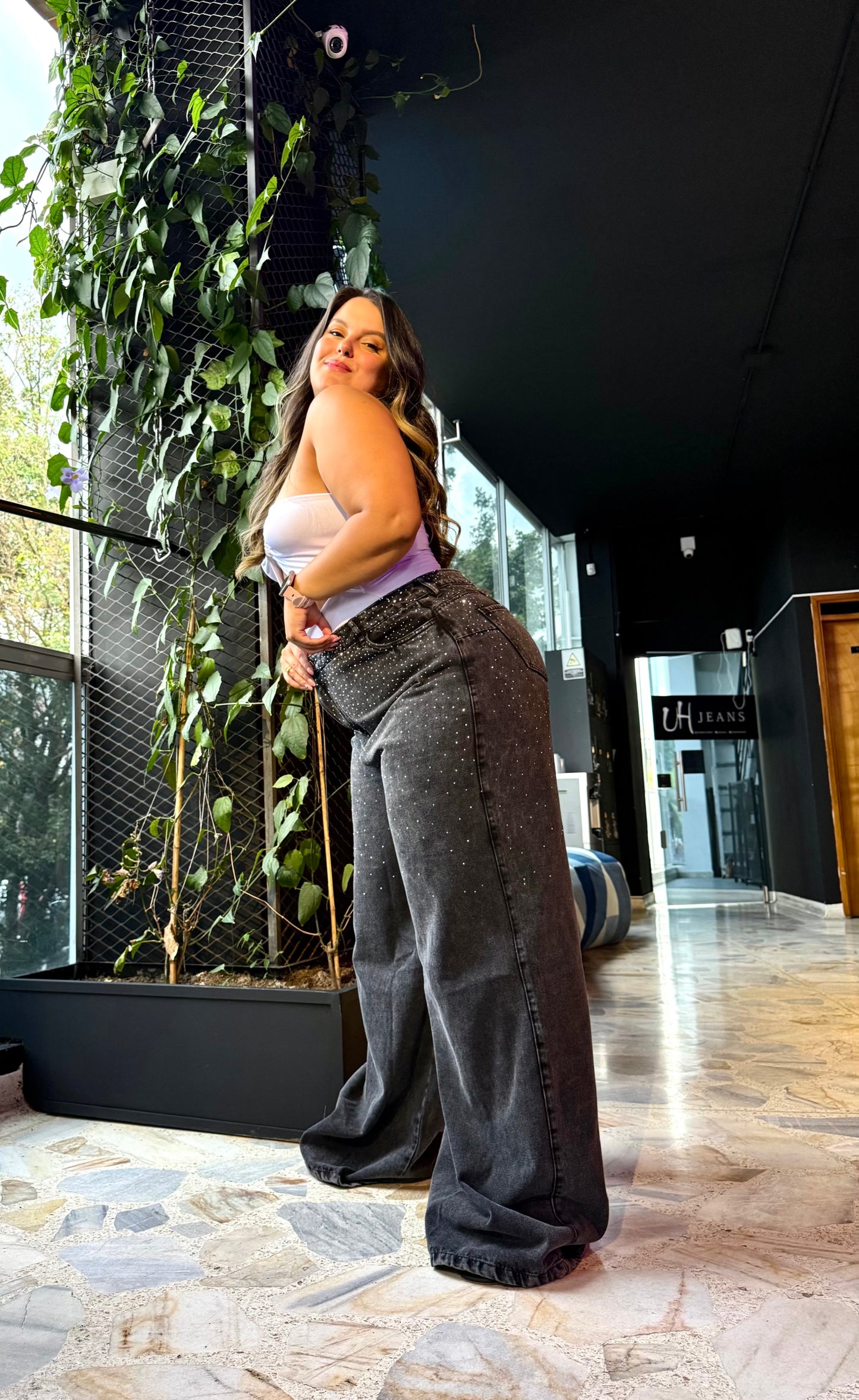 REF: 2512 JEAN CURVY,  ANCHO REALMENTE ANCHO CON PIEDRAS, TIRO ALTO EN TELA DENIM RÍGIDO