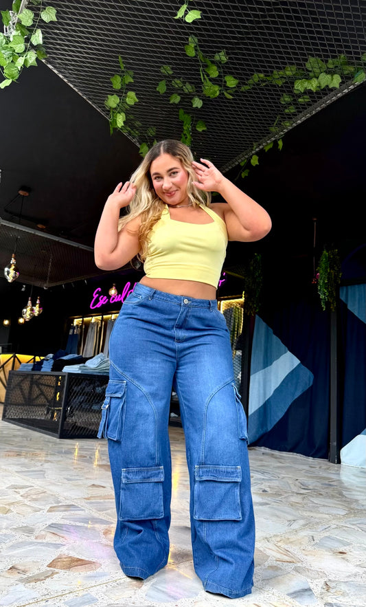 REF: 2504 CARGO ANCHO CON PINZAS LEVANTA COLA HORMA DE CORAZÓN CURVY