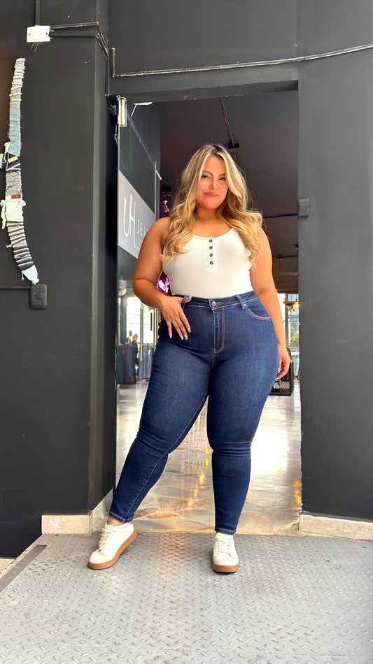 REF: 2226 SKINNY CURVY CLÁSICO, TIRO ALTO EN TELA DENIM FULL STRETCH, OSCURO
