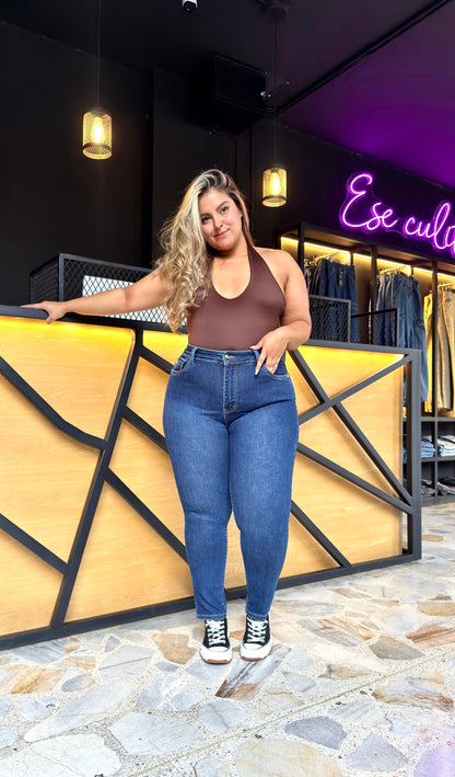 REF: 2230 SKINNY CURVY CLÁSICO, TIRO ALTO EN TELA DENIM FULL STRETCH, OSCURO