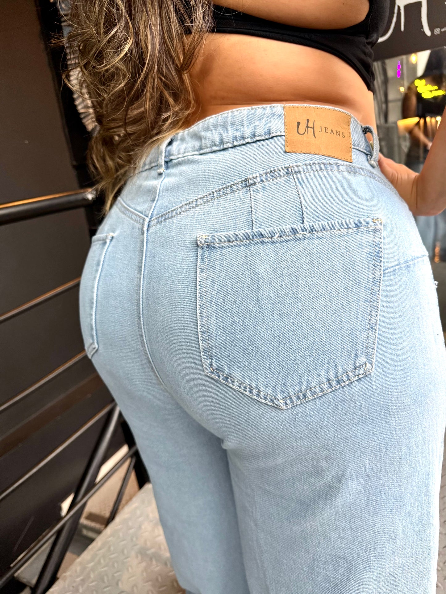 REF: 2515 JEAN CURVY, ANCHO REALMENTE ANCHO CON ROTOS TAPADOS,EN TELA DENIM RÍGIDO.