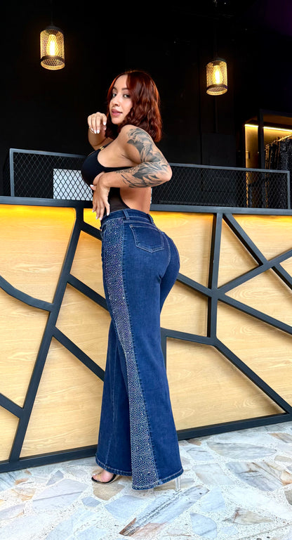 REF: 39485 FLARE LEVANTA COLA, TIRO ALTO EN TELA DENIM FULL STRETCH CON BRILLO EN LOS LADOS