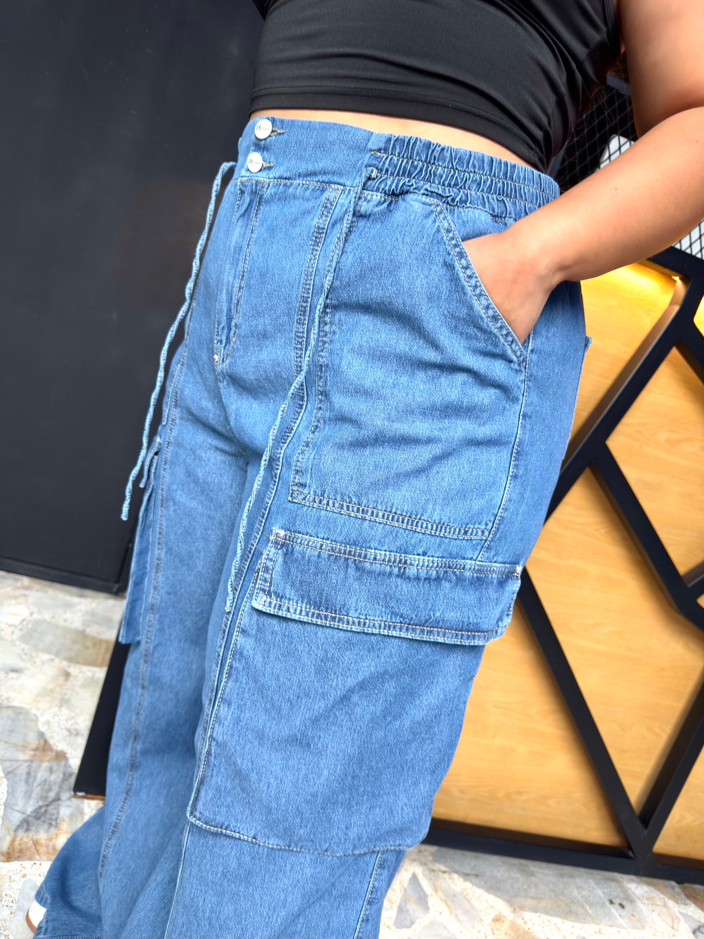 REF: 2521 JEAN CARGO CURVY LIVIANO, RÍGIDO, AZUL INTERMEDIO