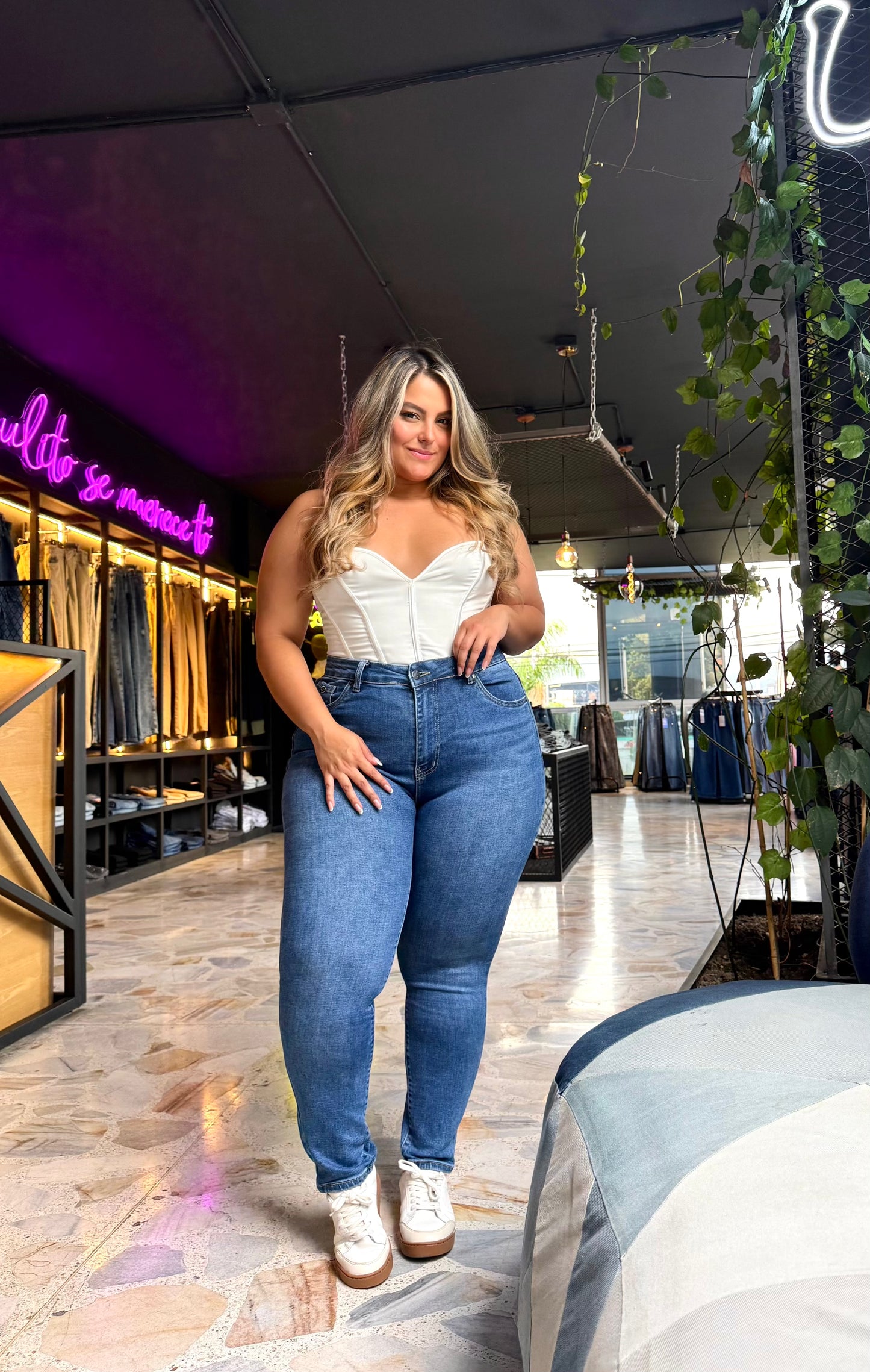 REF: 2225 SKINNY CURVY CLÁSICO, TIRO ALTO EN TELA DENIM FULL STRETCH, INTERMEDIO