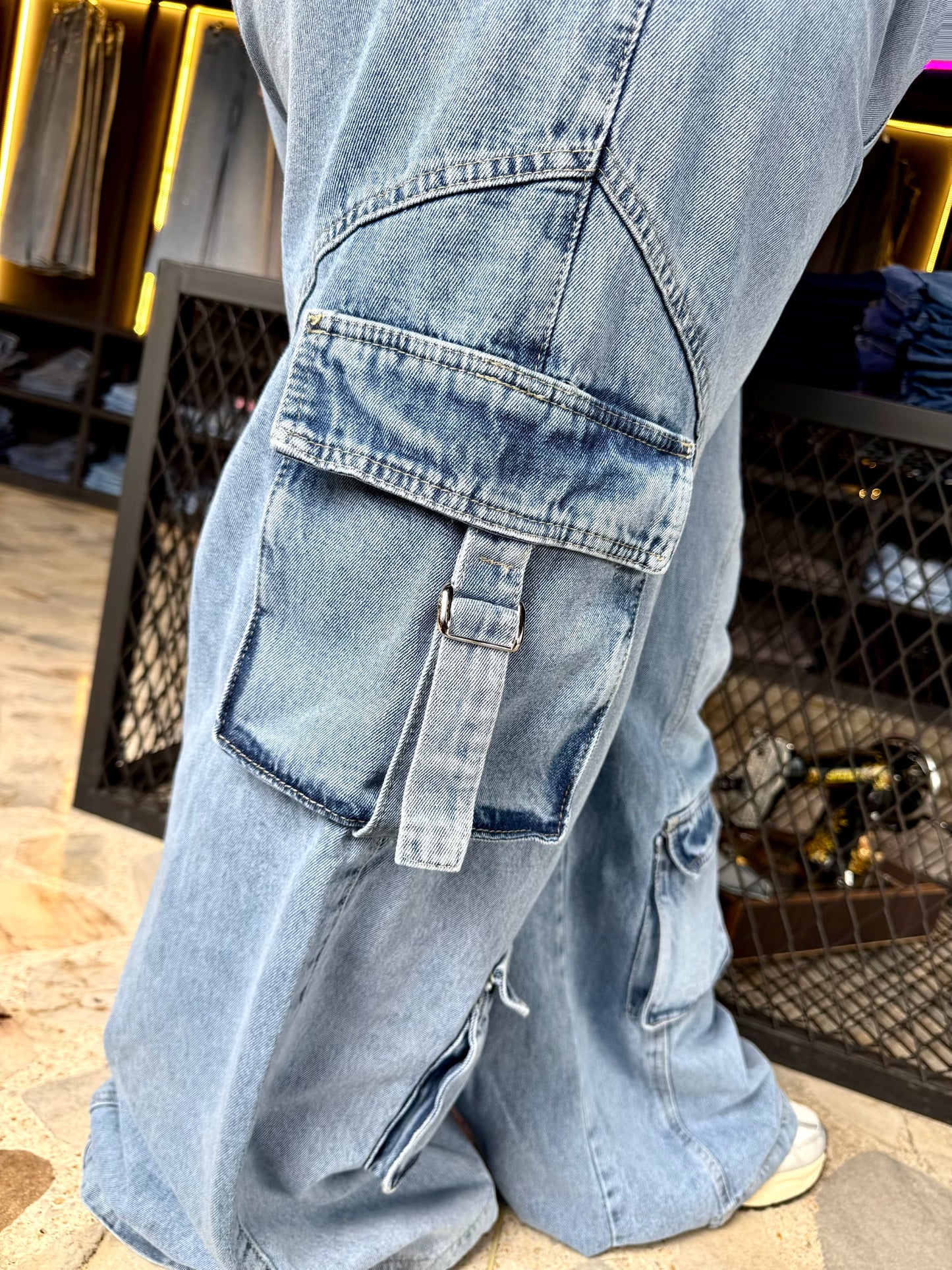 REF: 2504 CARGO ANCHO CON PINZAS LEVANTA COLA HORMA DE CORAZÓN CURVY