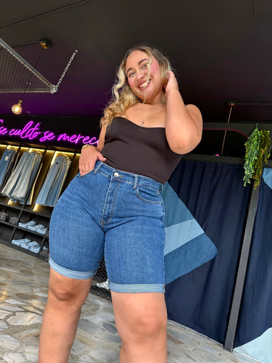 REF: 38423 SHORT CURVY TIRO ALTO EN TELA DENIM FULL STRETCH