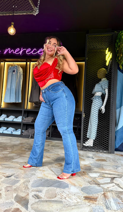 REF: 38600 BOTA RECTA CURVY TIRO ALTO EN TELA DENIM FULL STRETCH