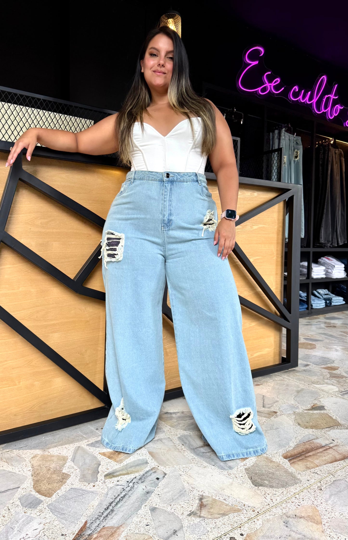 REF: 2513 JEAN CURVY ANCHO REALMENTE ANCHO CON PARCHES EN TELA DENIM