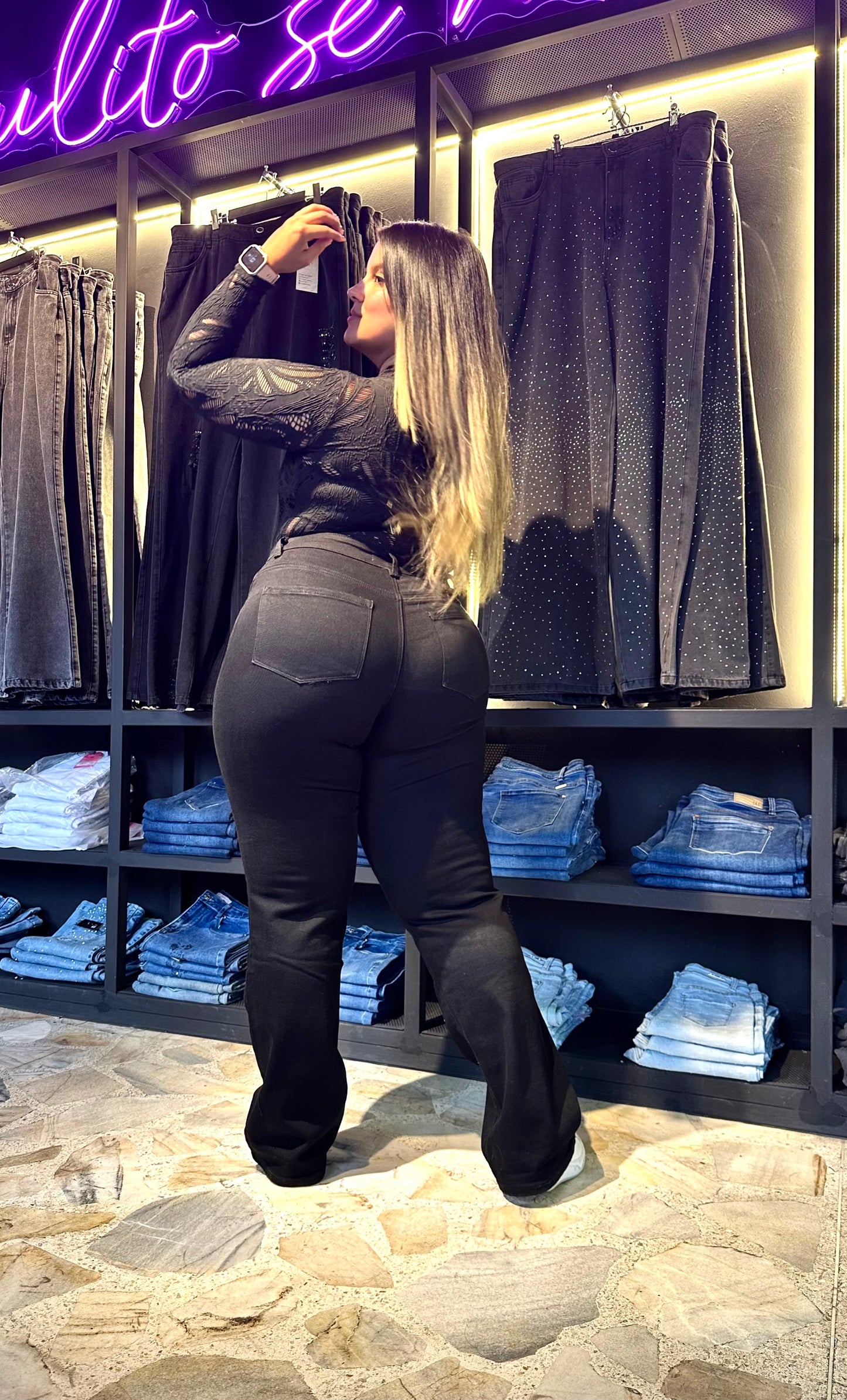 2030-RECTO-15-CURVY-NEGRO-CLÁSICO