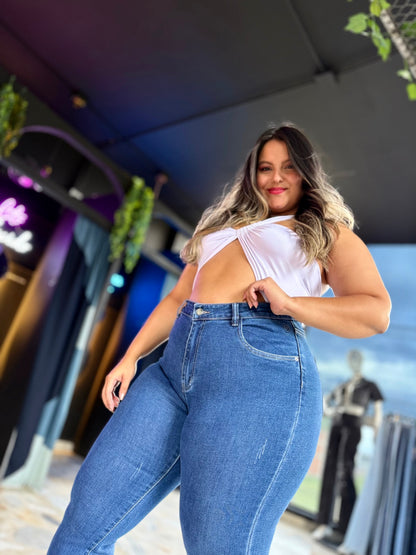 REF: 39383 CURVY RECTO CON PEQUEÑOS DESGASTES, TIRO ALTO EN TELA DENIM FULL STRETCH