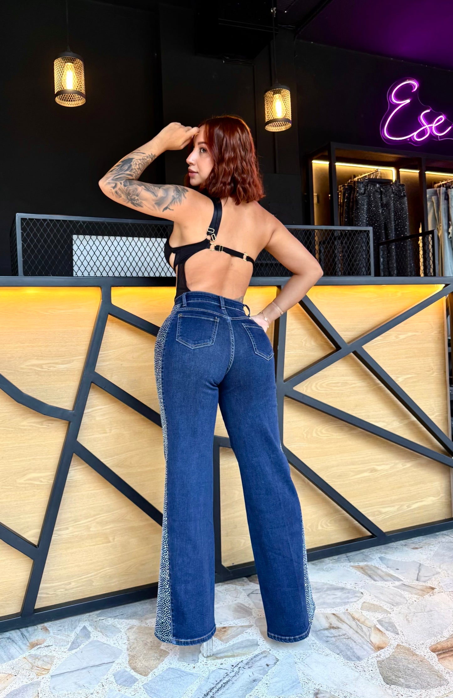 REF: 39485 FLARE LEVANTA COLA, TIRO ALTO EN TELA DENIM FULL STRETCH CON BRILLO EN LOS LADOS