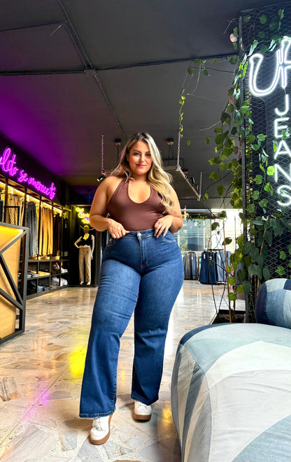 REF: 97947 RECTO CURVY TIRO ALTO, EN TELA DENIM PREMIUM FULL STRETCH