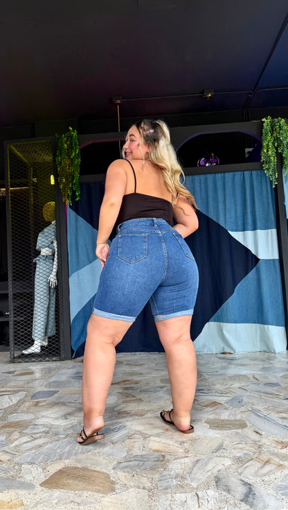 REF: 38423 SHORT CURVY TIRO ALTO EN TELA DENIM FULL STRETCH