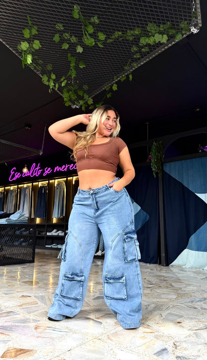 REF: 2504 CARGO ANCHO CON PINZAS LEVANTA COLA HORMA DE CORAZÓN CURVY