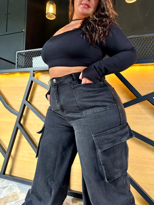REF: 2530 CARGO ANCHO CURVY, REALMENTE ANCHO, EN TELA DENIM RÍGIDO, NEGRO GASTADO