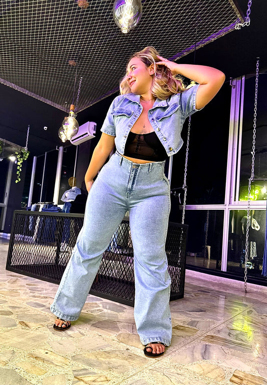 2501 JEAN BOTA RECTA CON FAJA, EFECTO CINTURA DE AVISPA CURVY