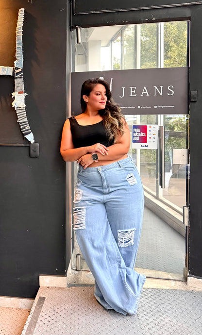 REF: 2515 JEAN CURVY, ANCHO REALMENTE ANCHO CON ROTOS TAPADOS,EN TELA DENIM RÍGIDO.