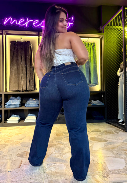 REF: 97477/97478 CLÁSICO BOTA RECTA CURVY TIRO ALTO, LEVANTA COLA EN TELA DENIM STRETCH